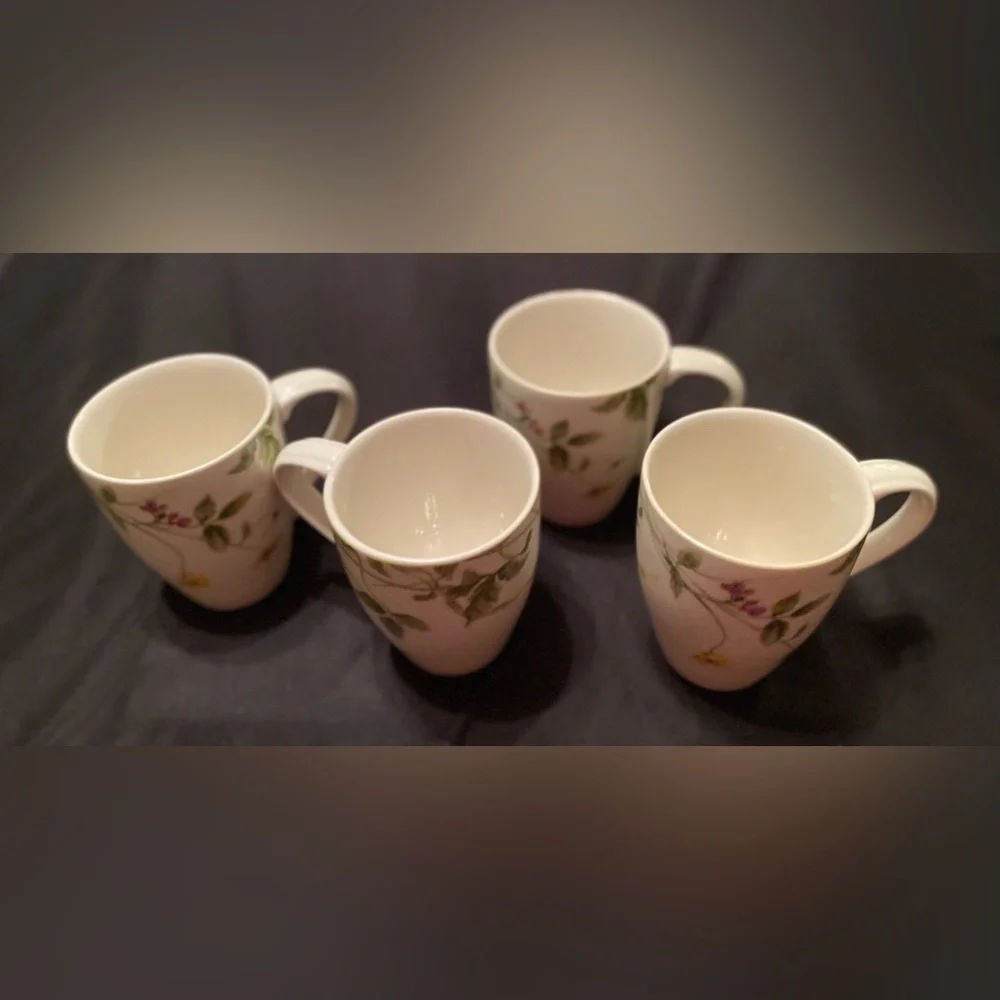 Target Floral Mugs Beautiful Set of 4 EUC
